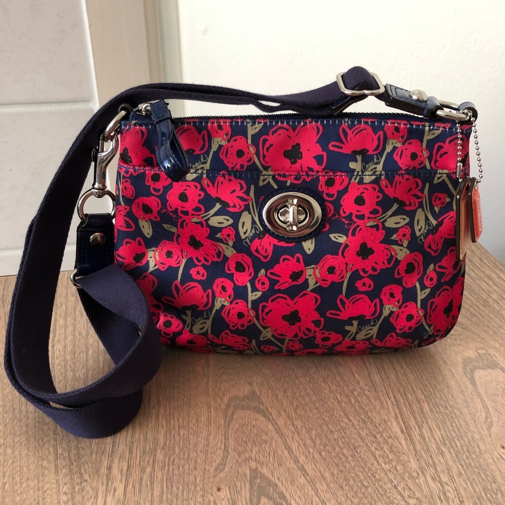 Coach 48940 Poppy Swing pack Crossbody Navy/Pink